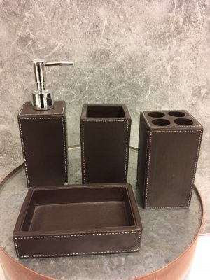 Badrumsset sealskin läder look